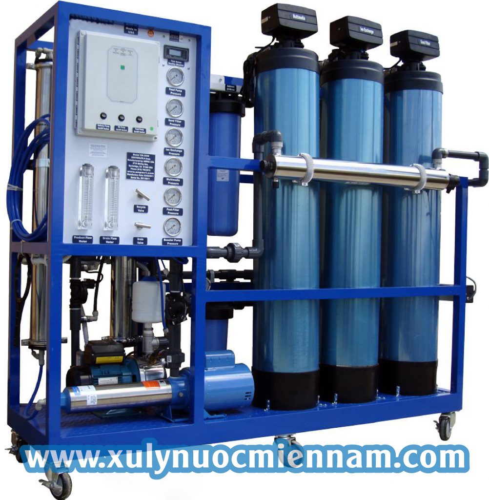 Котловая вода. Обратный осмос промышленный ro4000. Reverse Osmosis Industrial. Обратный осмос для очистки воды фабриках. Установка очистки воды с обратным осмосом.